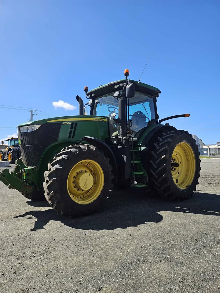 2015 2015 John Deere 7230R tractor Tractor for sale